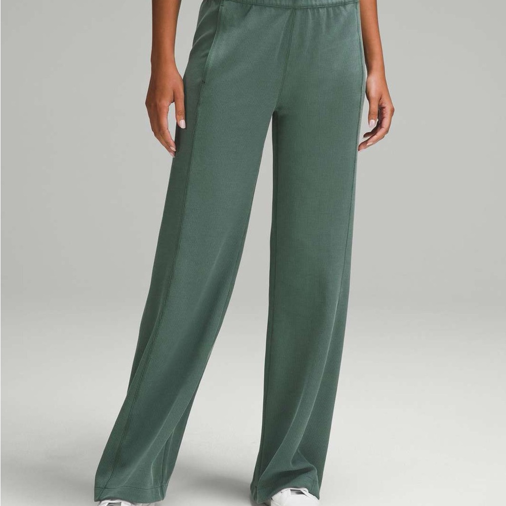 Lululemon Ribbed Softstreme Mid-Rise Pant 32"  forest green size 4